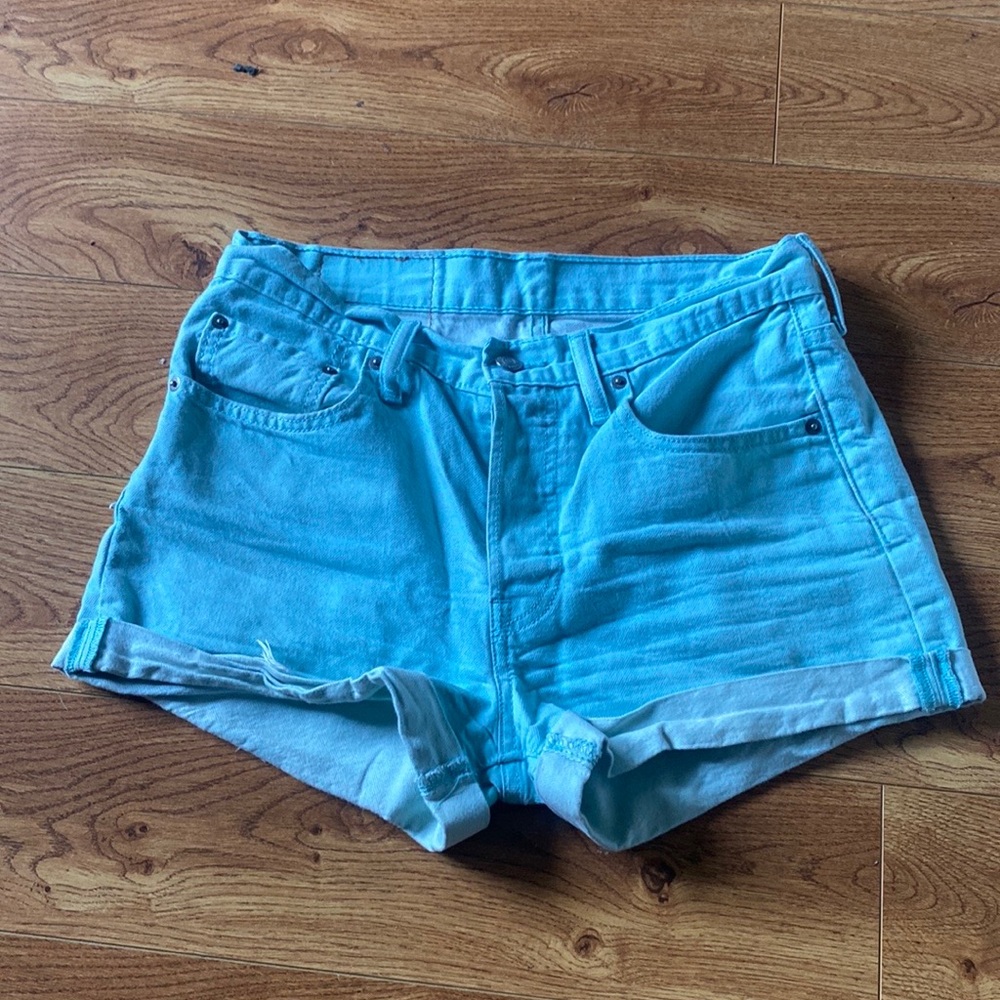 Levi’s shorts 501 mid rise mint green women size 28